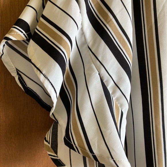 W5 women’s bell sleeve top - Picture 3 of 5